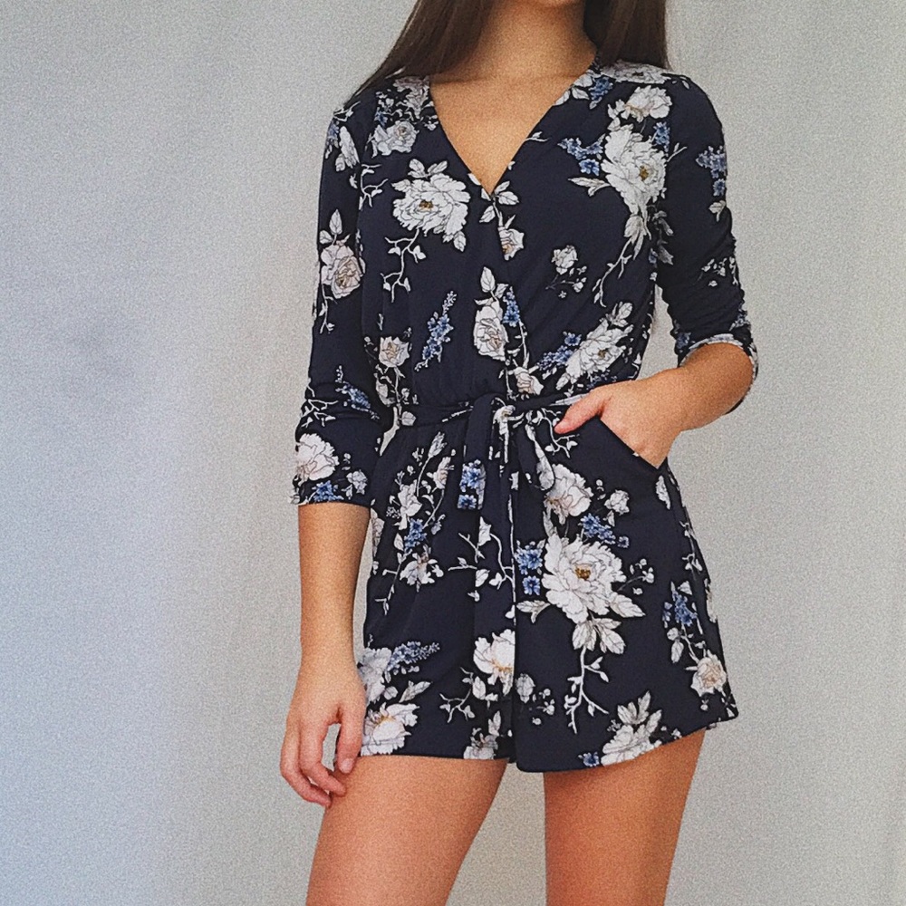 FLORAL ROMPER - Picture 3 of 4